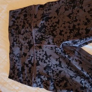 Floral lululemon align 25 in